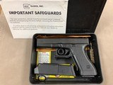 Glock Model 17 9mm Gen II - mint in box - - 2 of 8