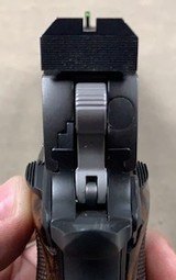 Sig 1911 .45acp - minty - - 5 of 8