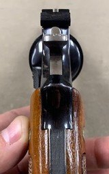 Smith & Wesson 15-2 .38 Special - minty - 8 of 14