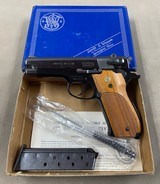Smith & Wesson Model 39-2 9mm Mint In Box - 1 of 8