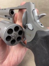 Taurus Raging Judge .454 - minty - 10 of 11