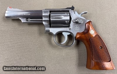 Smith & Wesson 66-2 - mint