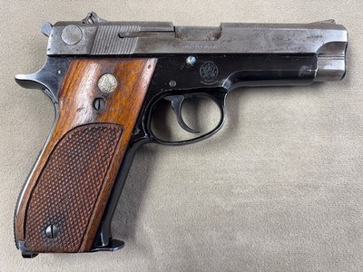 Smith & Wesson 39-2 9mm Pistol