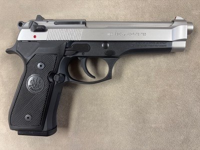 Beretta 96 Duo-Tone Stainless Slide .40 S&W - Unfired Estate Gun - Image 2 of 6