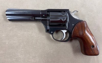 Hi Standard Sentinel MKIV - .22 Magnum - Excellent! - Image 1 of 13