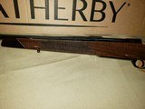 Weatherby - MKV- DeLuxe- 6.5X300 - 1 of 6