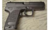 HK Usp 9mm with case - 1 of 4