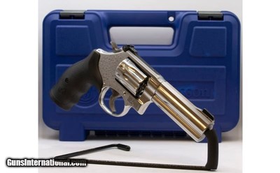 Smith & Wesson~617-6~.22 Long Rifle