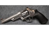 Smith & Wesson 629 .44 Magnum - 1 of 2