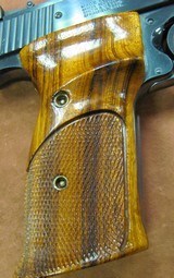 S&W Model 41 .22lr Pistol in Original Factory Blue Box - 5 of 17