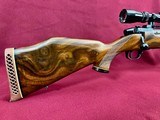 Weatherby Mark V 257 W.M. Leupold Scope Beautiful Wood - 4 of 15