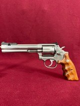 S&W 686 No Dash Silhouette 357 Mag Combat Grips 6 Inch Barrel - 1 of 14
