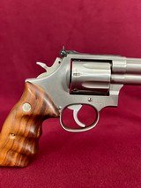 S&W 686 No Dash Silhouette 357 Mag Combat Grips 6 Inch Barrel - 2 of 14