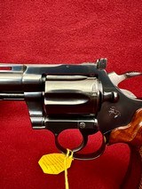 Colt Diamondback 22LR, 4 Inch As New with Box, Paperwork, Hangtag, 1976 Manufacture - 5 of 15