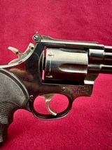 Smith & Wesson Model 586 No Dash with 6 Inch Barrel - 4 of 12