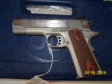 Colt LightWeight Commander
- 1 of 2