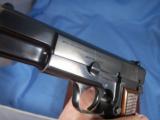 Browning Hi-Power
pre "T" series Pistol (1964) - 10 of 15