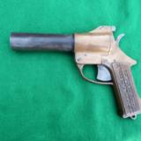 RARE WWII FLARE PISTOL WITH -FLARES - 1 of 5