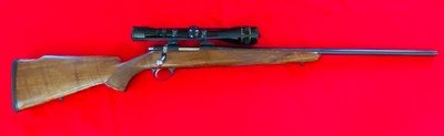 Sako L461 Vixen with exceptional wood and exceptional condition in 222 caliber.The Scope and rings are not included.