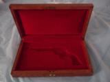 FROM THE COLT GUN SHOP 1978 SAA CUSTOM OAK PRESENTATION CASE WITH ORIGINAL KEY-PRISTINE CONDITION-A RARITY TODAY! - 7 of 10
