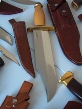 RANDALL # 12-11" SMITHSONIAN BOWIE BRASS HARDWARE OLD WESTINGHOUSE YELLOW MICARTA HANDLE SCALLOPED FLANGED BRASS BUTT CAP 1975 PRODUCTION - 2 of 4