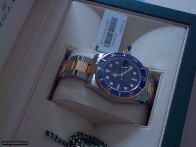Rolex 126613LB Oyster Perpetual Submariner Date 40MM Case Oystersteel & 18 KT.Yellow Gold 97203 Oyster Bracelet Men's watch-Discountinued Model - Image 4 of 7