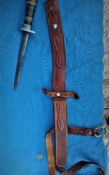 WW2 THEATER MADE FIGHTING KNIFE WITH LEATHER TOOLED SHEATH - 5 of 11