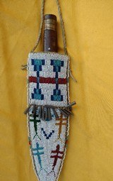 AMERICAN INDIAN FIGHTING KNIFE AND BEADED SHEATH - 14 of 16