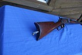 WINCHESTER 1876 RIFLE 28" OCTAGON BARREL FULL MAGAZINE AND ORIGINAL CLEANING RODS IN BUTT - 2 of 15
