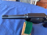 S&W Victory Model WW2 - NAVY Marked - 2 of 15