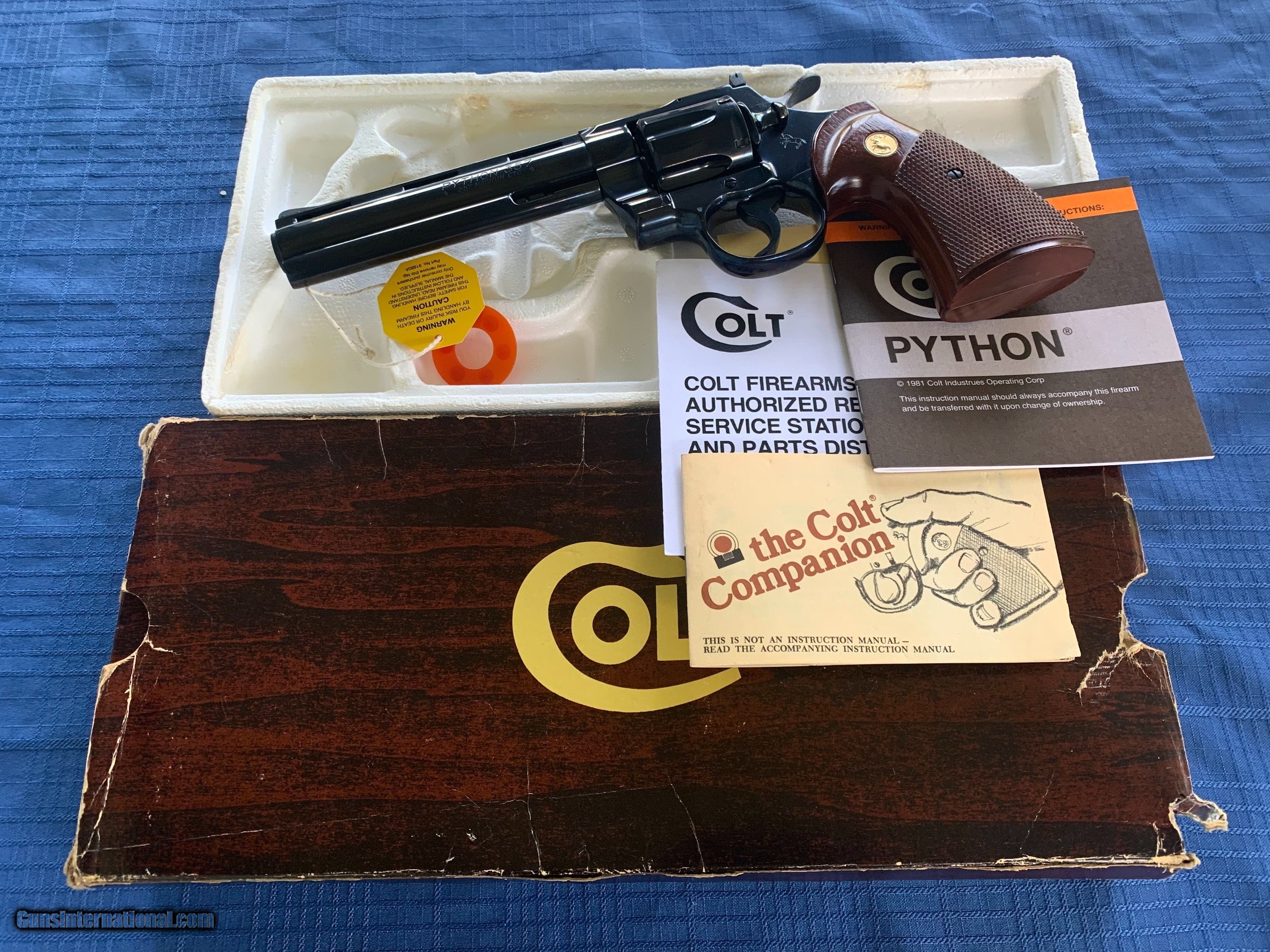 COLT PYTHON SNAKE SERIES - AS NEW with BOX and PAPER WORK