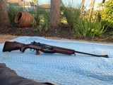 JOHNSON AUTOMATIC RIFLE U.S.M.C. FAVORITE in WW2 - 1 of 25