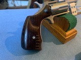 NORTH AMERICAN KNIFE & REVOLVER 22 MAGNUM CALIBER - 5 of 17