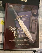 RANDELL MILITARY MODELS - FIGHTERS, BOWIE'S AND FULL TANG KNIVES BY ROBERT E. HUNT- BOOK - 1 of 12