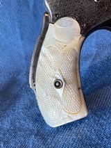 SMITH & WESSON HAMMERLESS SQEEZERc- FACTORY ENGRAVED - 7 of 17