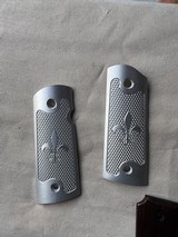 4 pair of 1911 grips - excellent - 8 of 10