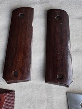 4 pair of 1911 grips - excellent - 10 of 10