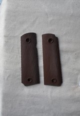 4 pair of 1911 grips - excellent - 6 of 10