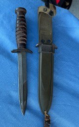 WW2 IMPERIAL M3 BLADE MARKED w/ M8 SCABBARD