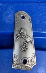COLT 1911 Grips -COLT CUSTOM SHOP- - 2 of 9