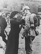 P38 BYF 43 with WW2 SWEETHEART GRIPS - 14 of 14