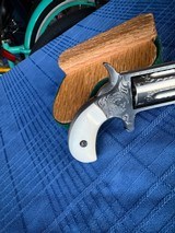 CASULL FREEDOM ARMS - Factory Engraved-
CASED - 11 of 13