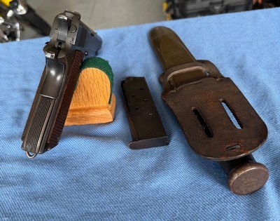 Colt 1911A1 WW2 w/ Camillus Fighting Knife - Image 11 of 14