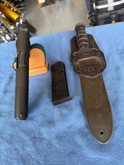 Colt 1911A1 WW2 w/ Camillus Fighting Knife - Image 10 of 14