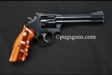 Smith & Wesson 17-6 (Stunning factory combat finger groove grips)