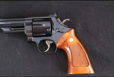 Smith & Wesson 29-3 Silhouette with factory box - Image 4 of 8