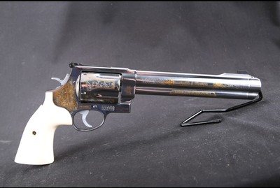 Smith & Wesson 500 (Factory Engraved Big 5 Commemorative, 1 of 300) - Image 1 of 7