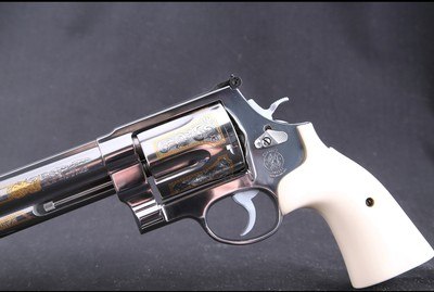 Smith & Wesson 500 (Factory Engraved Big 5 Commemorative, 1 of 300) - Image 4 of 7