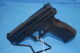Springfield Armory XD 40 Pistol Two Mags and Case - 1 of 3