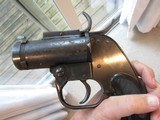WW2 U.S. EUREKA VACCUUM CLEANER CO. AN-M8 FLARE PISTOL MINTY - 3 of 10